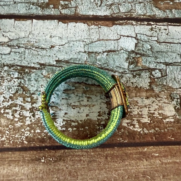 Green blue and bronze Beaded Bracelet - Picture 2 of 5